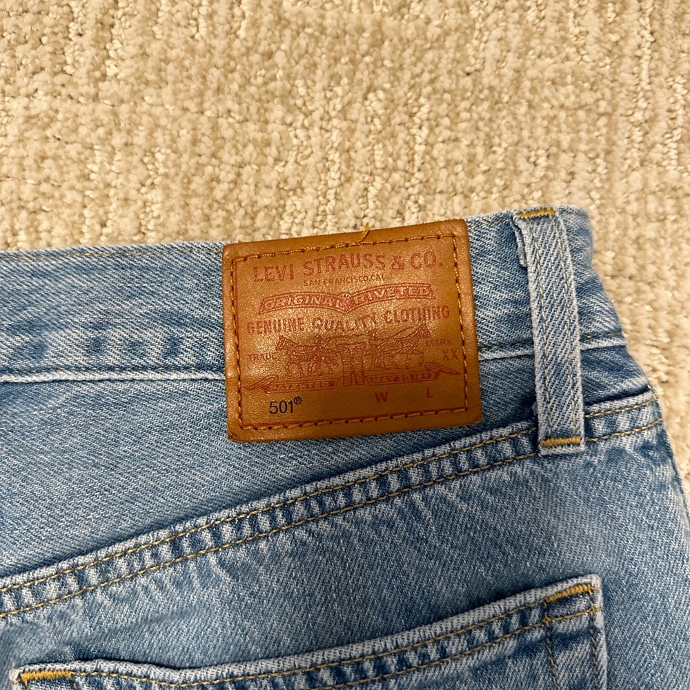 Levi’s Ripped Jeans - Picture 4 of 4